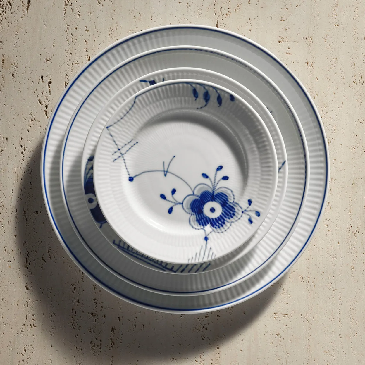 Blå Mega Riflet tallerken, dekoration 6, 17 cm