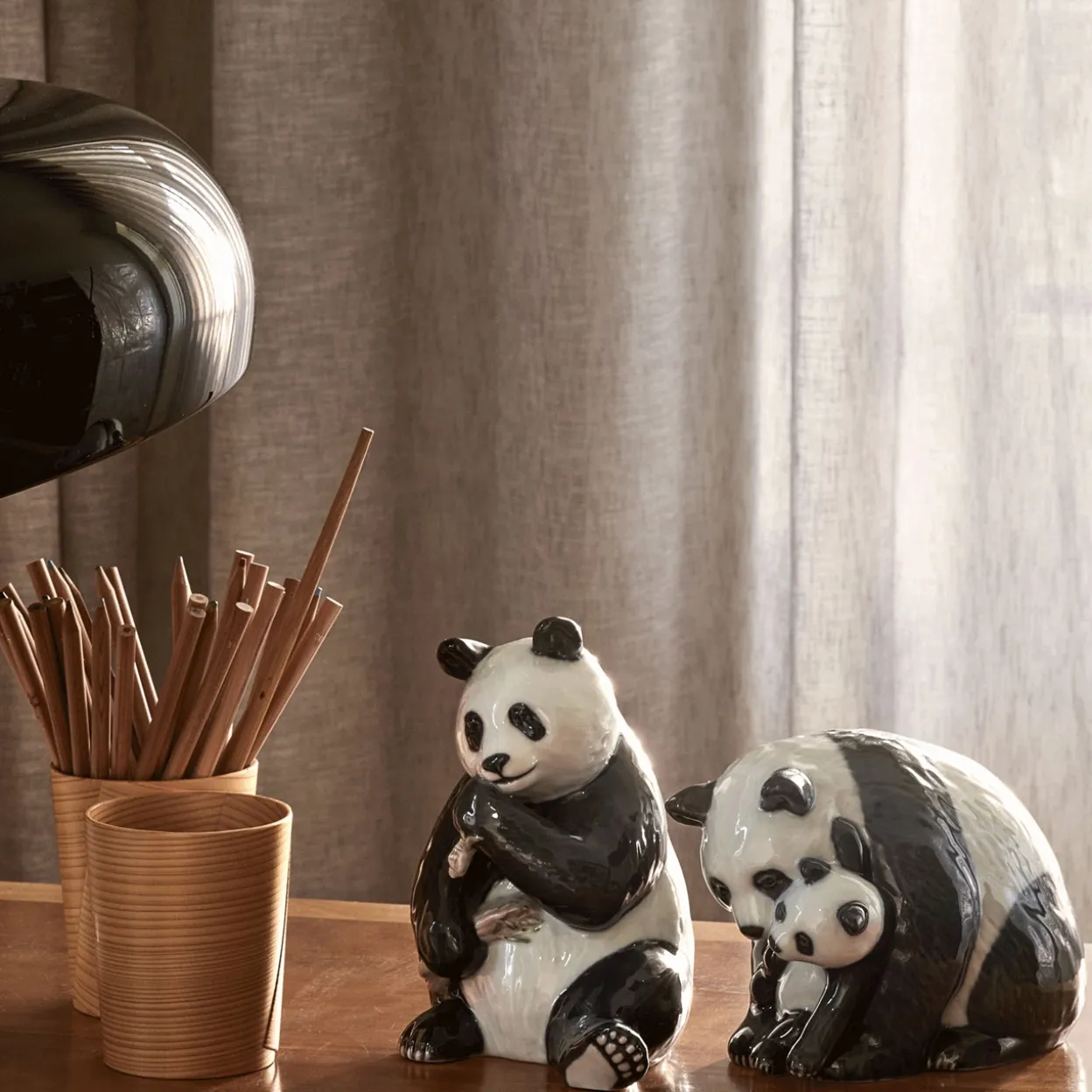 Figurer spisende panda, 18 cm
