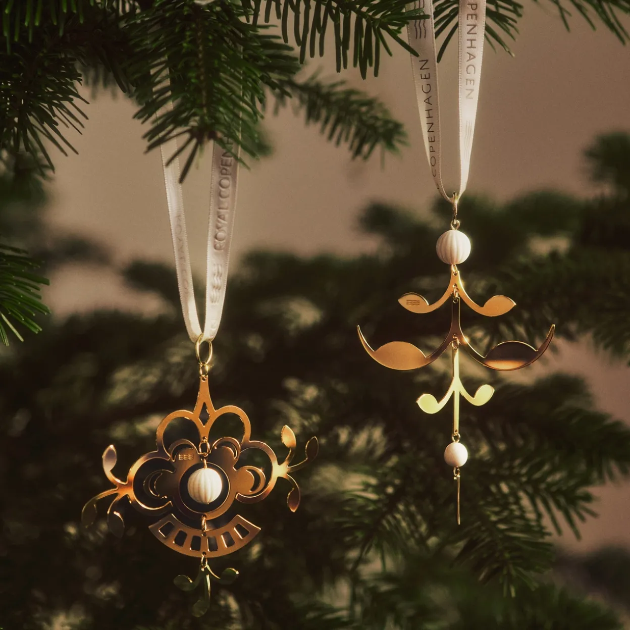 Forgyldt juleornament, blomst, 10 cm