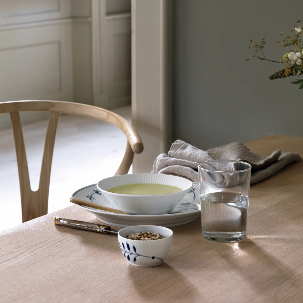 Hvid Riflet dyb tallerken, 17 cm