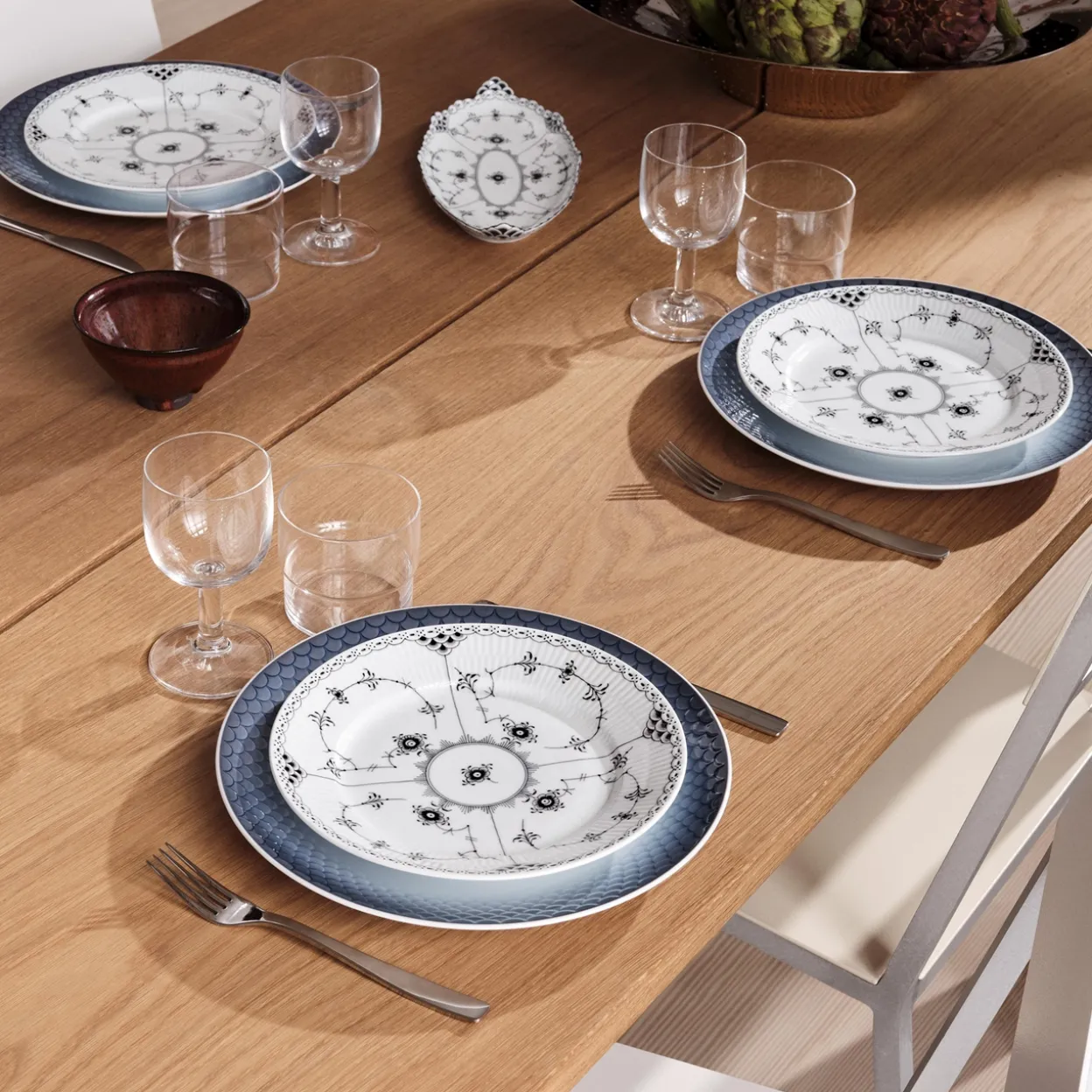 Sort Musselmalet Halvblonde tallerken, 22 cm